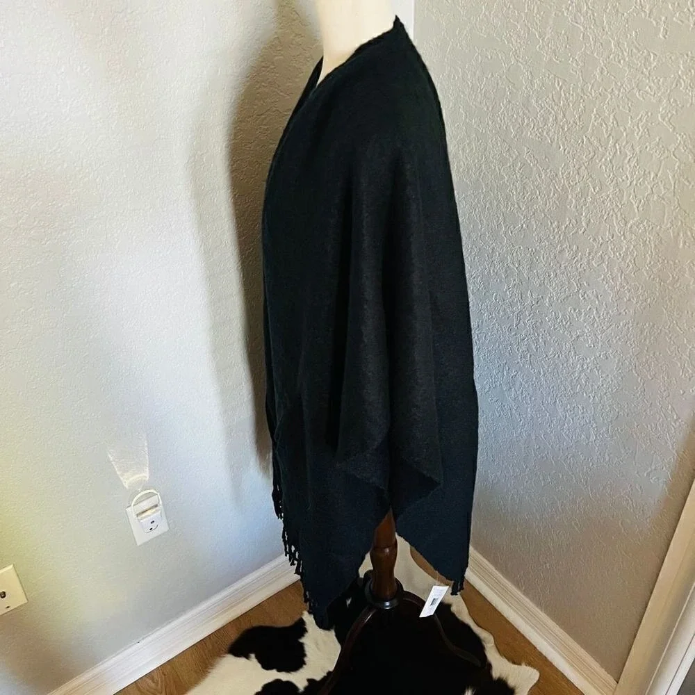Echo‎ Bouclé Cape, Shawl, Wrap, Sweater, Black, Super Comfy Warm, One size NWT